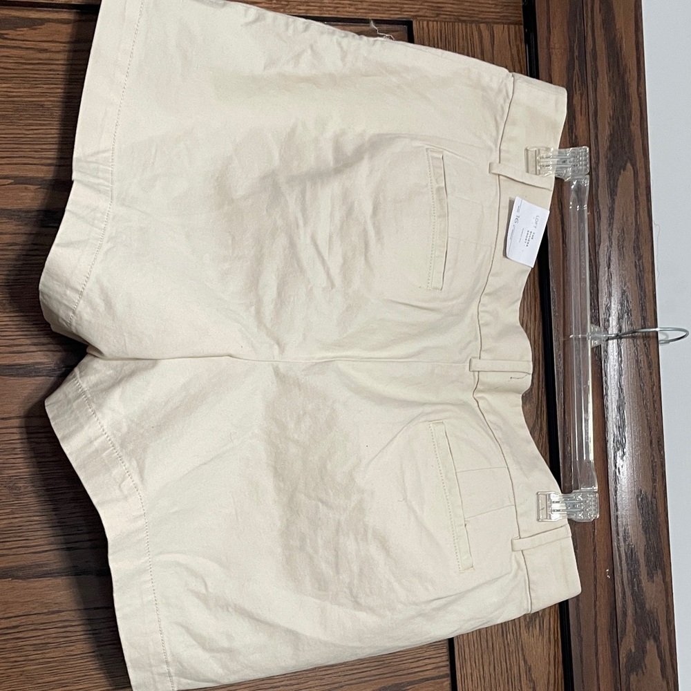 LOFT Riviera Women's Cream Cargo Shorts - Picture 4 of 4